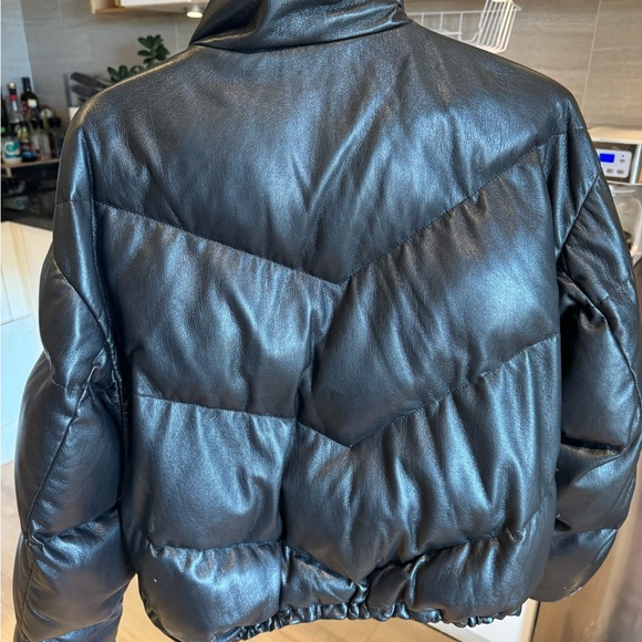 Black XS Aritzia Cloud Pleather Cloud Puff - Picture 6 of 6